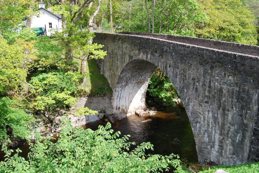 The Bridge Of Lochay Hotel Killin Eksteriør bilde